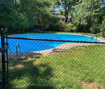 For Lease - 868 Magnolia Avenue, Newmarket, Ontario - Photo 5