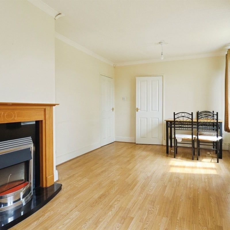 Lingfield Walk - Photo 1