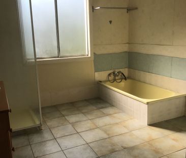 Conveniently located character home - walk to PA Hospital & public ... - Photo 3