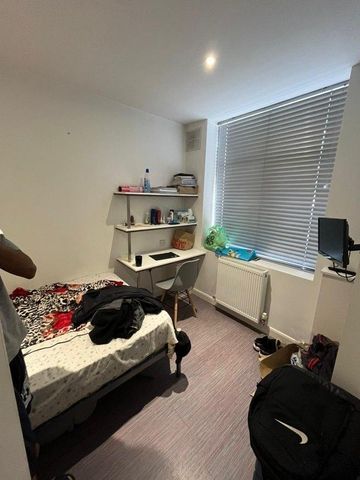 4 bedroom flat to rent - Photo 5