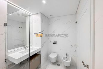 Apartamento T4 em Porto