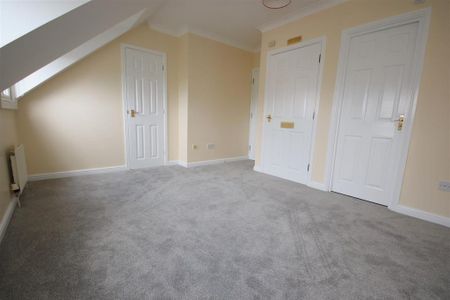 4 bedroom terraced house to rent - Photo 2