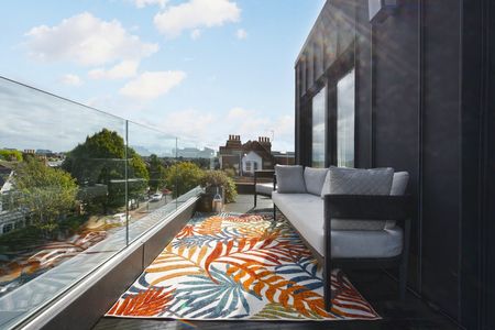 3 Bed Penthouse, Essex Park Mews, W3 - Photo 3