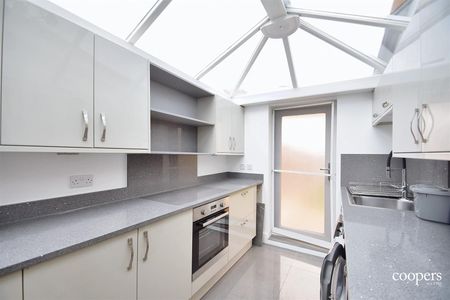 Colchester Road, Northwood - Photo 5