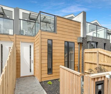 1F Conway Court, Boronia, Vic 3155 - Photo 2