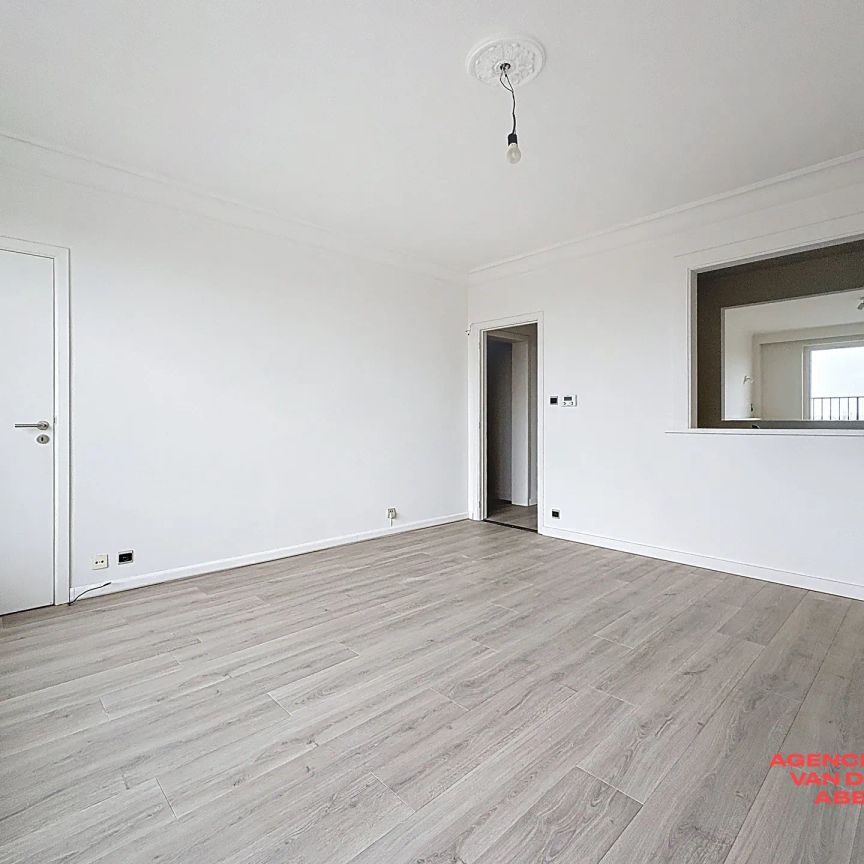Ruim appartement op het achtste verdiep - Photo 1