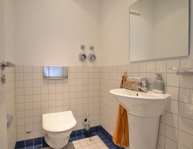 I WOHNEN im ZENTRUM I Einbauküche I Wanne u. Dusche I Lift I - Photo 1