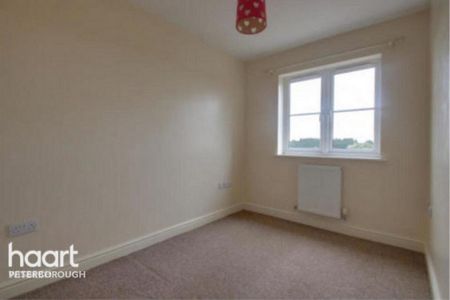 3 bedroom semi-detached house to rent - Photo 2