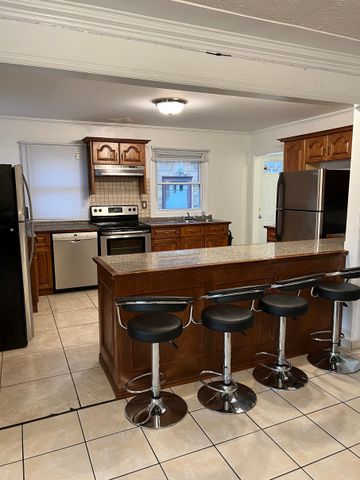 For Lease - 235 Bernard Avenue, London East, Ontario - Photo 4