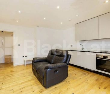 Dignam Close, Kazakh House, NW2 - Photo 2