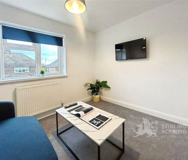 Rydes Avenue, Guildford, Surrey, GU2 9SR - Photo 3