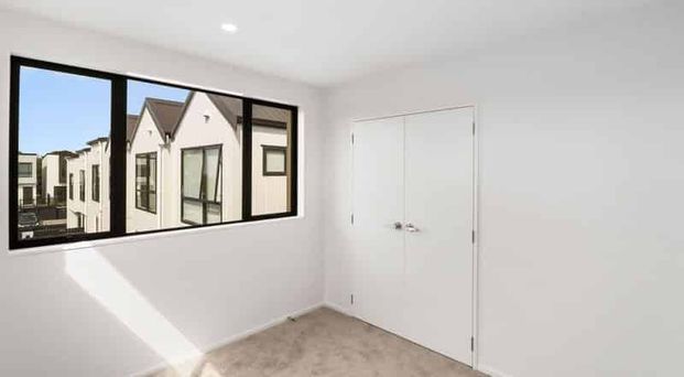 Make this your home! - Photo 1