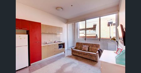 Student Accommodation Only - close to Melbourne Uni and RMIT - Photo 2