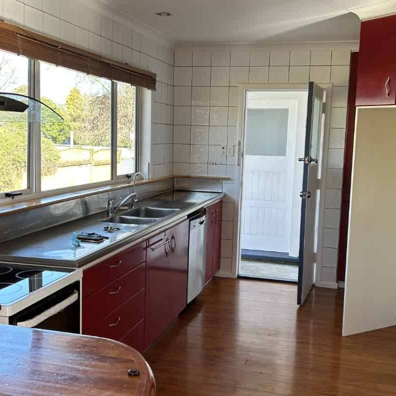 Bright, Sunny and Close to Town! - Photo 1