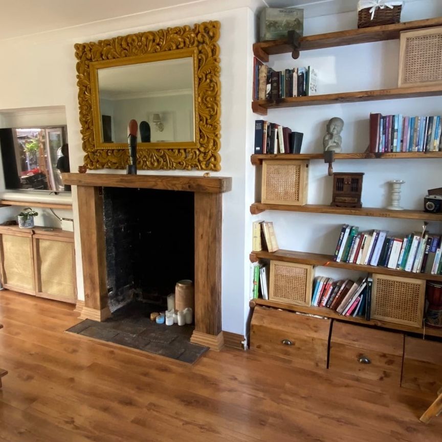 3 Bed Semi-Detached House, The Glade, CR0 - Photo 1