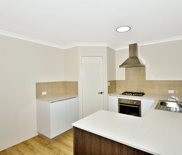 Lock up and Leave spacious apartment - Photo 6