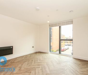 References Pending - 1 bed Apartment - Photo 2
