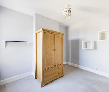 4 bedroom semi-detached house to rent - Photo 1