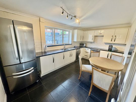 Elm Tree Avenue, Shirebrook, Mansfield - Photo 1