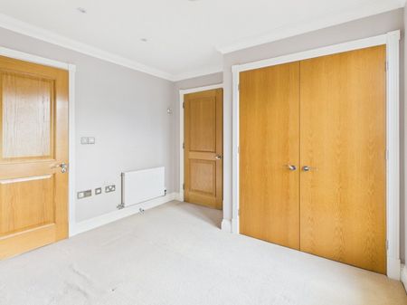 Grosvenor Court, 103 Packhorse Road, Gerrards Cross,SL9 - Photo 3