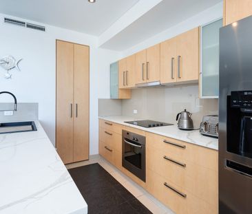 LUXURY FULLY FURNISHED WATERFRONT APARTMENT - Photo 6