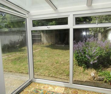 3 bed House - To Let - Photo 5