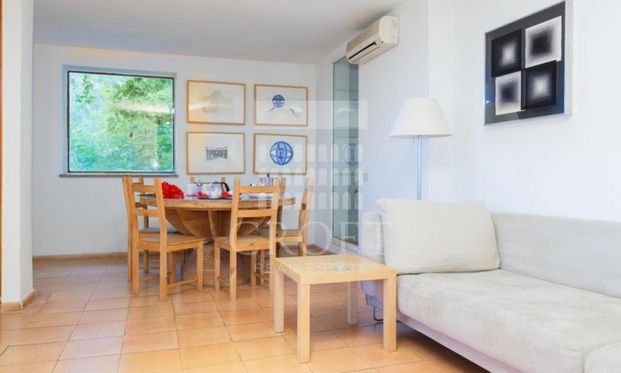 Center-Popolo: Beautiful, renovated 4 bedroom, 4 bath, veranda terrace, uniquely situated in private villa near Villa Borghese and Piazza del Popolo. Bright, silent, air conditioning, panoramic terrace Ref412 - Photo 1