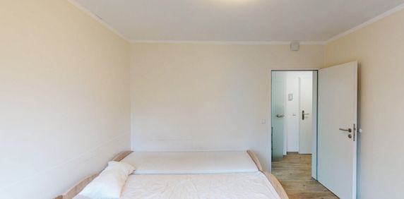 Möbliertes Zimmer in Frauen-WG in zentraler Lage für Studenten und Azubis - Photo 2