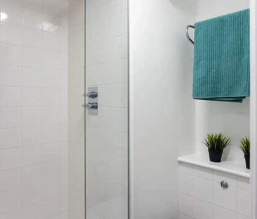 Studio Flat, Prince Consort House, W12 - Photo 5