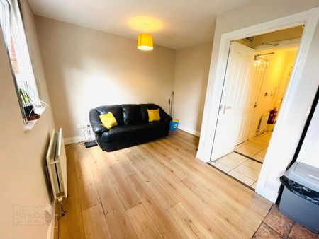 Wolseley Street, Room 5, ALL BILLS INCLUDED, BT71LG, Belfast - Photo 3