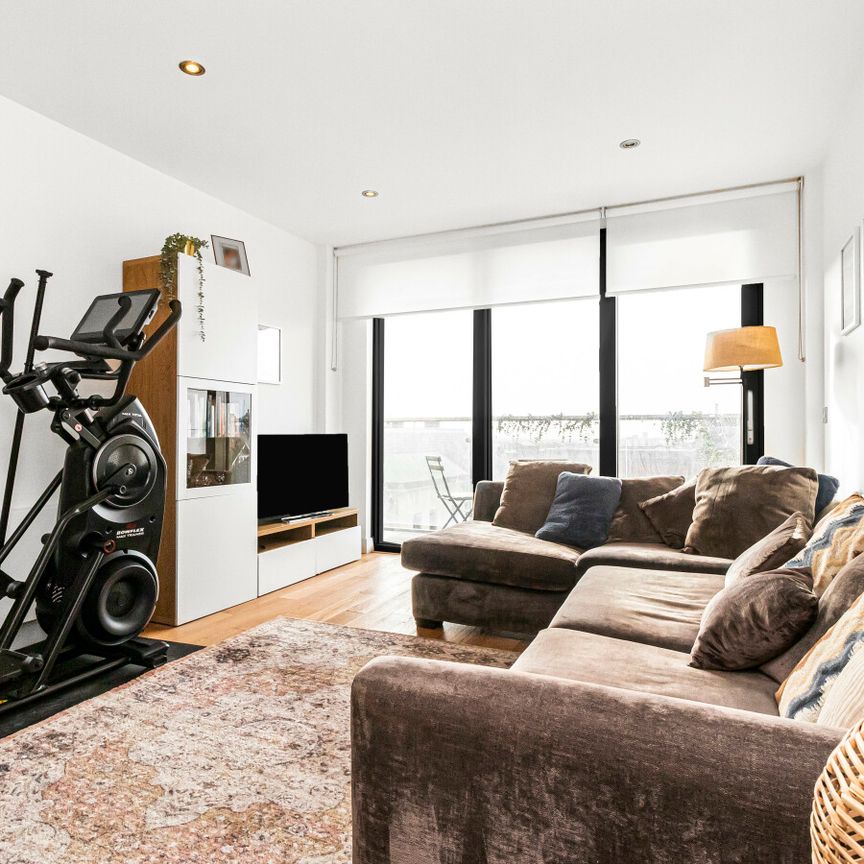 Regents Park Road - Photo 1