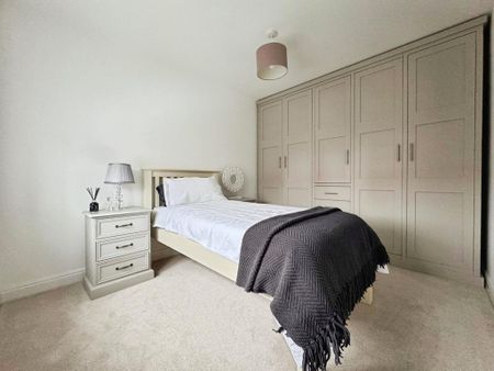 4 bedroom detached house to rent - Photo 5