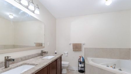 For Lease - 9 Roxton Crescent, Brampton, Ontario - Photo 2