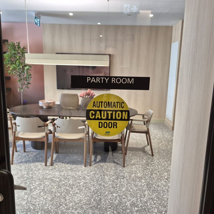 For Lease - 3008 William Cutmore Boulevard Unit# 614, Oakville, Ontario - Photo 1
