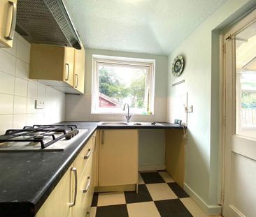 3 bedroom terraced house to rent - Photo 4