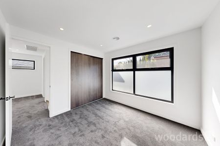 Stunning Townhouse! - Photo 5