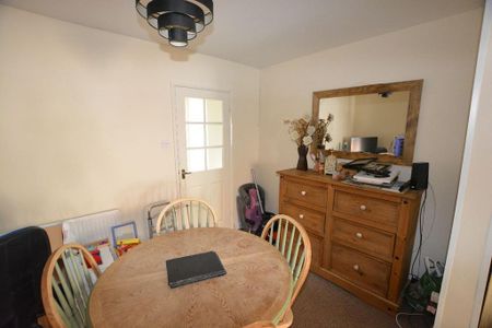 2 bedroom terraced house to rent - Photo 3