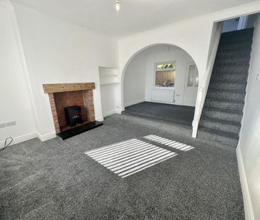 2 bedroom end of terrace house to rent - Photo 5
