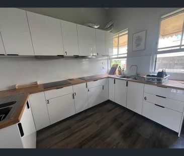 Single Room Available from mid Jan - Photo 5