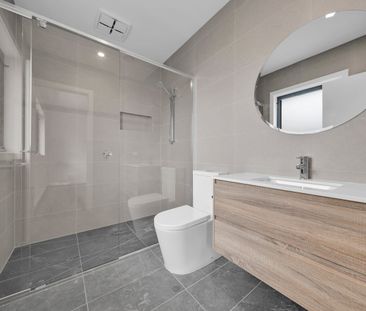 BEAUTIFULLY SPACIOUS LIVING - Photo 6