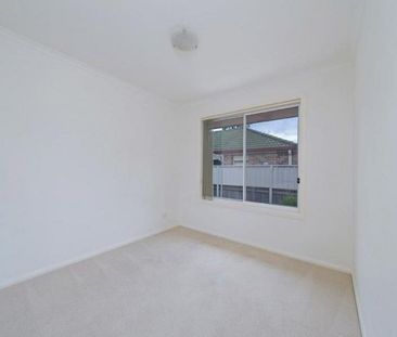 Tidy 3 Bedroom Villa - Photo 6