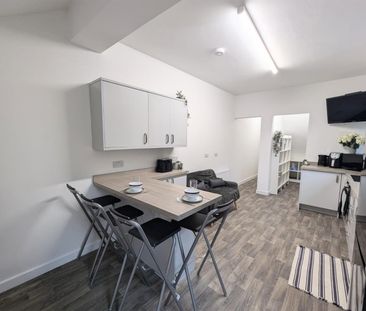 1 Beds - House share - - Photo 6