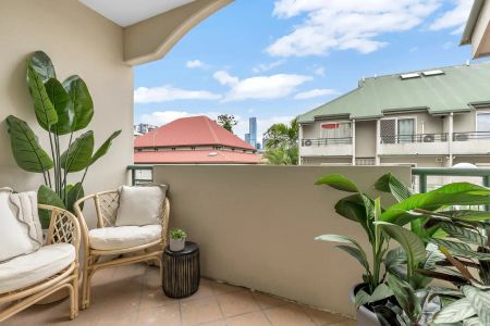 “Renovated \1 Bedroom unit in Prime South Brisbane!” - Photo 4
