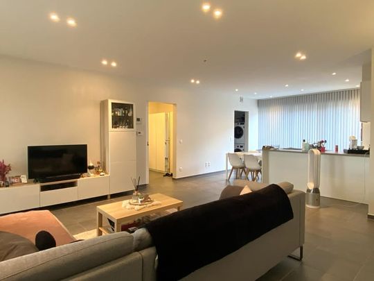 Appartement te huur - Photo 1