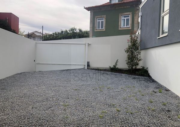 Apartamento T1 novo para arrendar na Rua Montebelo na Foz Velha - Porto