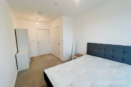 2 bedroom 2 bathroom - Photo 3