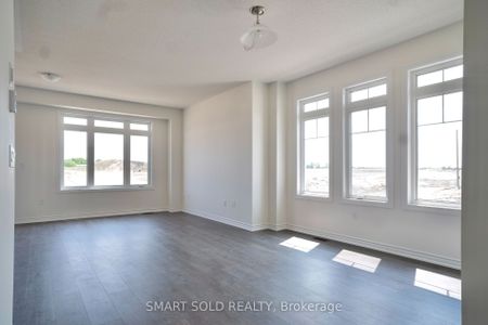 Townhouse For Lease | S8133962 - Photo 2