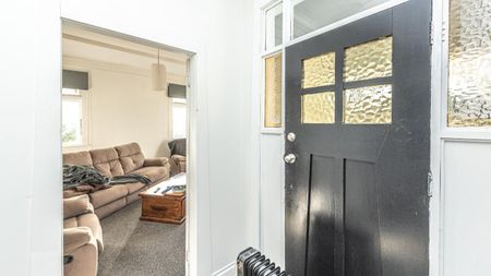 Family home in the heart of Springvale - Photo 4