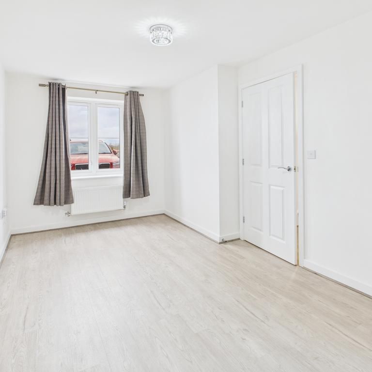 2 bedroom end of terrace house to rent - Photo 1