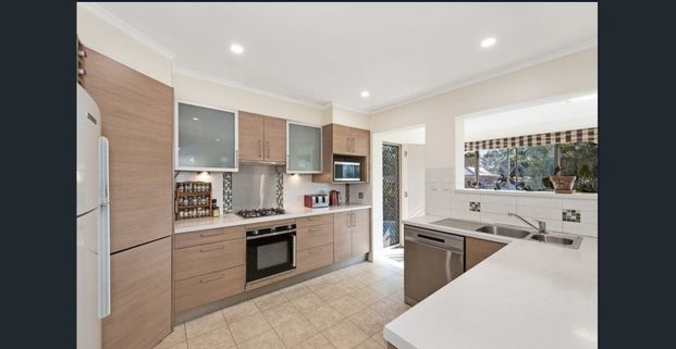 Family Entertainer on Impressive 1,012sqm Block - Photo 1